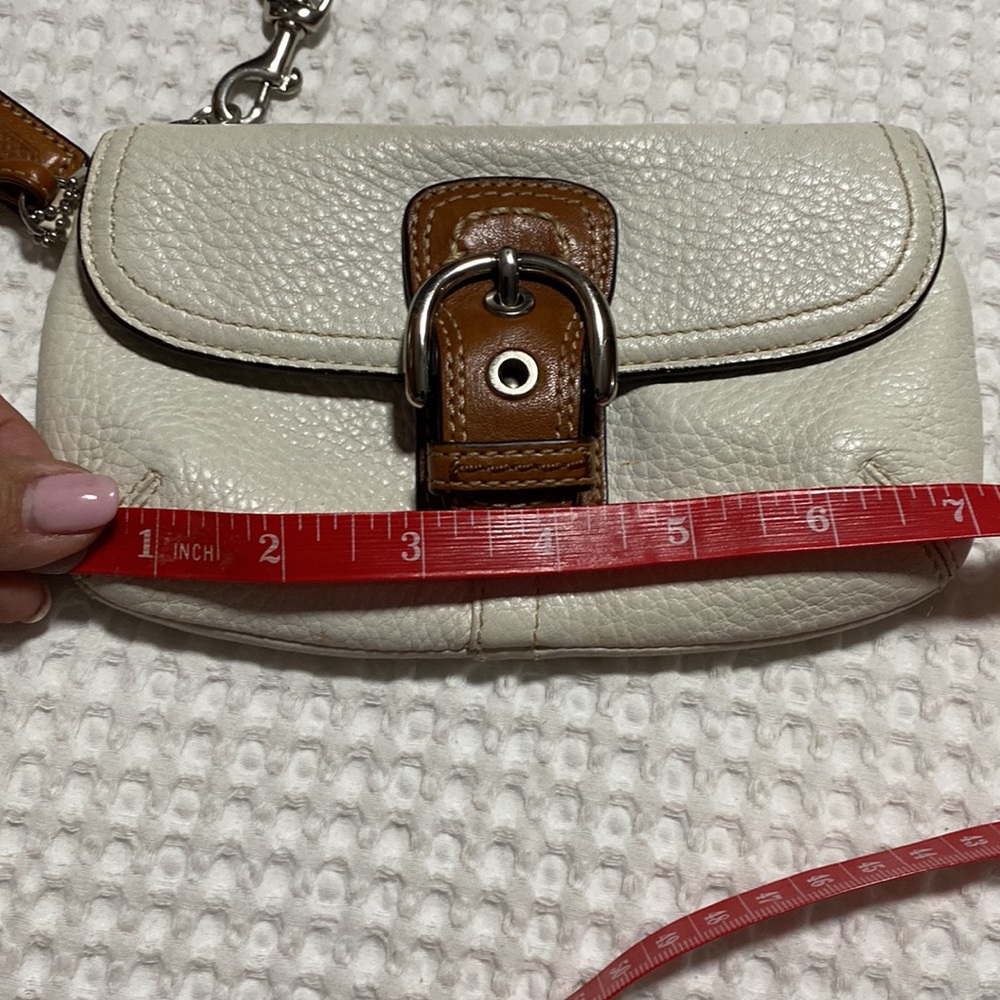 Coach Wristlet Snap Button Closure White /Tan. Very Good Condition. Used - Picture 10 of 11
